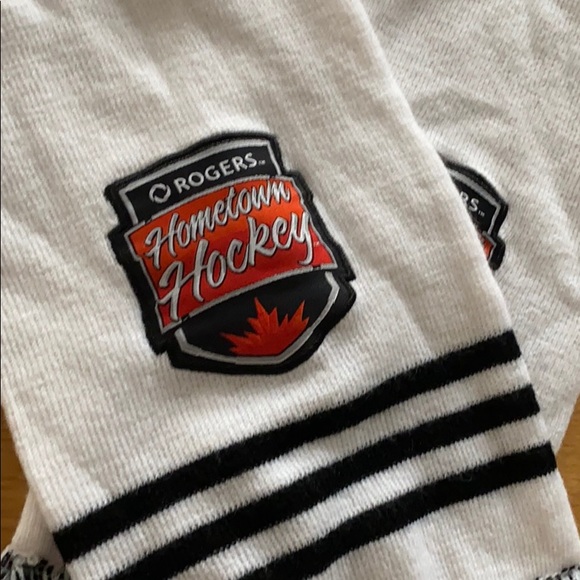 Rogers hometown hockey scarf - Picture 2 of 2